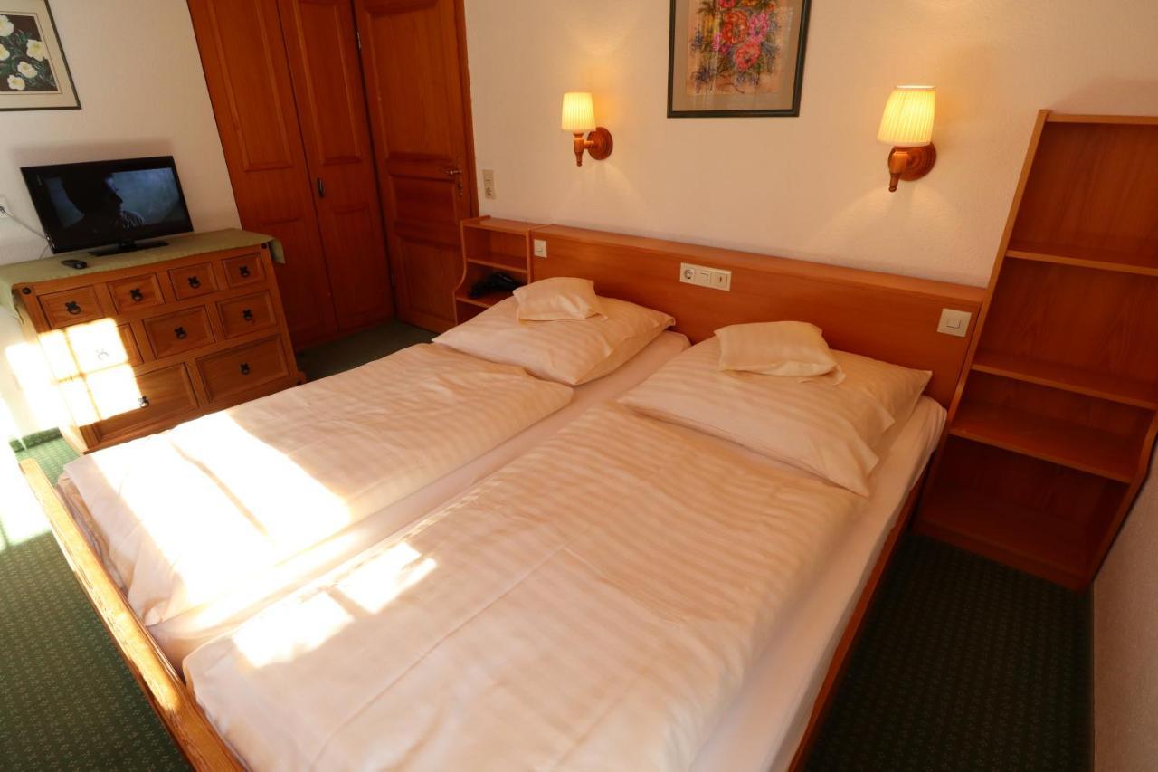 Hoehenpension Glashuette Bed&Breakfast Fruehstueckspension Hotel Garni 본도르프임슈바르츠발트 외부 사진